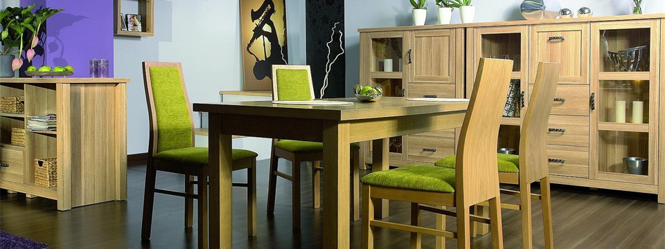 Beautiful-dining-room-with-wooden-flooring